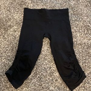 Lululemon seamless capris size 6